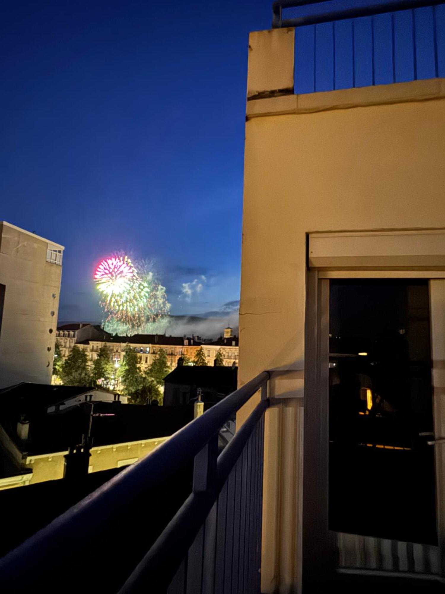 Appartement Terrasse Au Coeur De Valence 54 Bagian luar foto